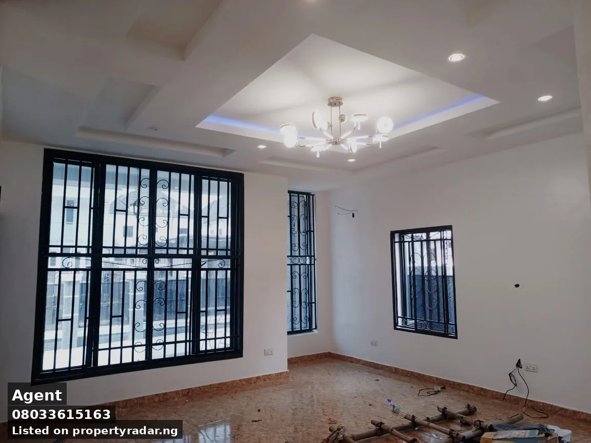 3 Bedroom Block Of Flats In Lugbe For Rent in Abuja (FCT)