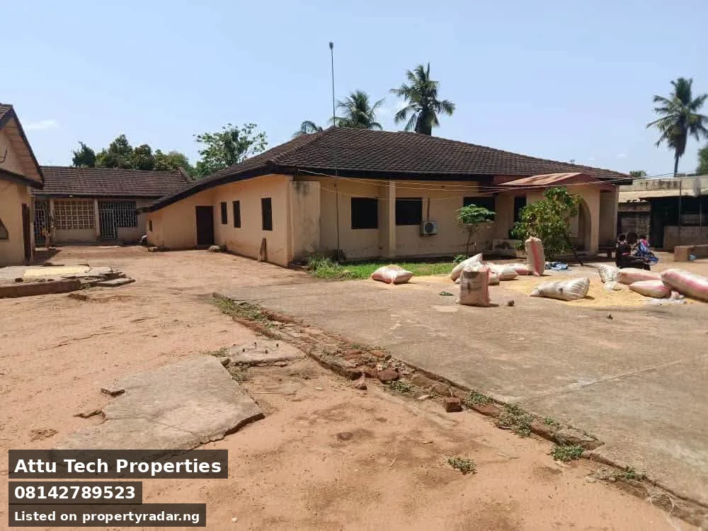 4 Bedroom Bungalow In Old Gra For Sale in Benue