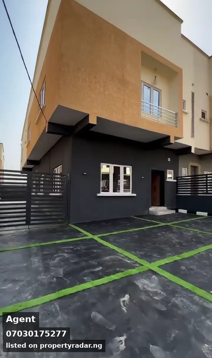 4 Bedroom Duplex In Life Camp For Sale in Abuja (FCT)
