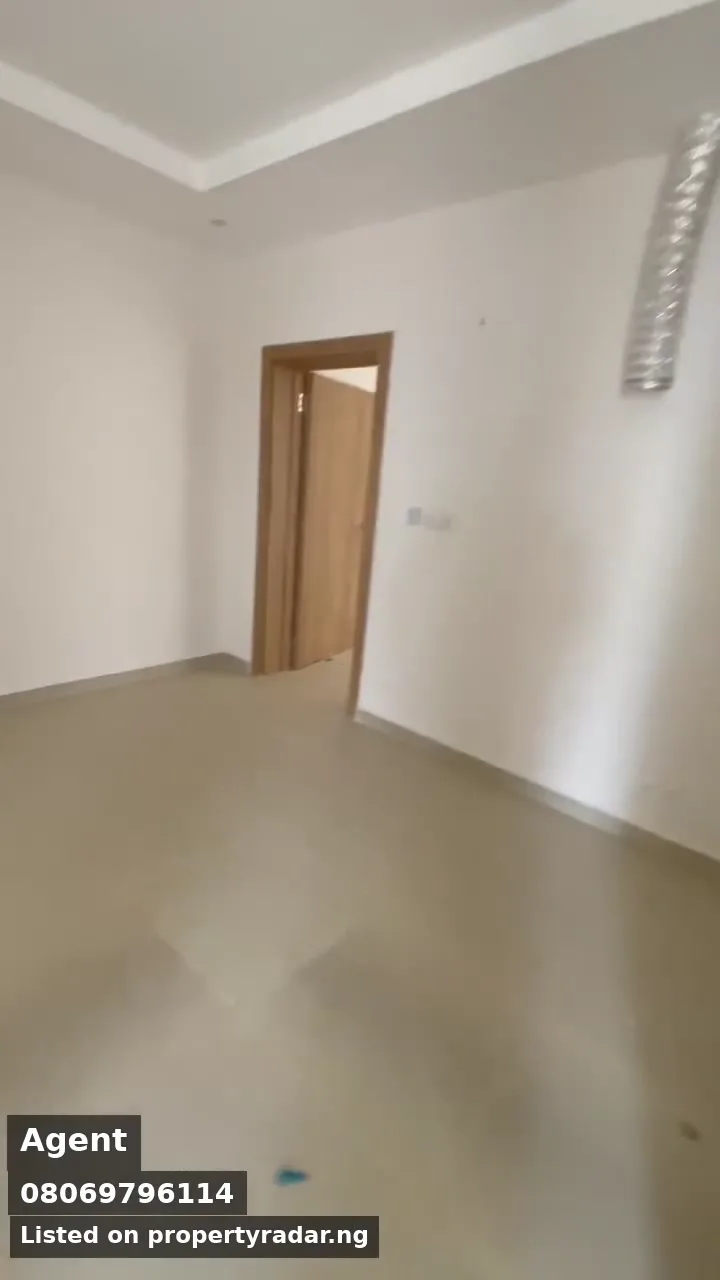 1 Bedroom Self Contain In Life Camp For Sale in Abuja (FCT)