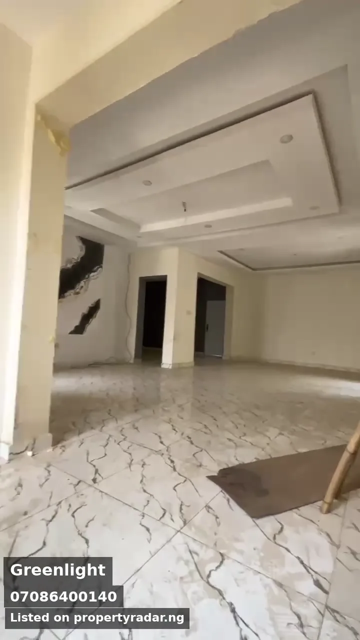 3 Bedroom Block Of Flats In Wuse For Rent in Abuja (FCT)