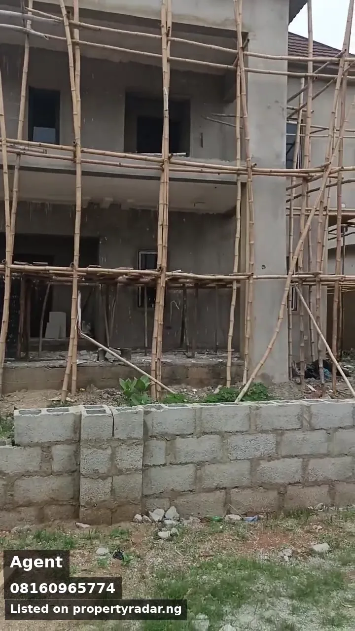 4 Bedroom Duplex In Life Camp For Sale in Abuja (FCT)
